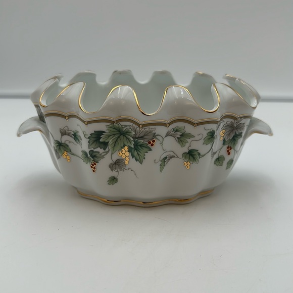 Burton and Burton Ruffled Grapevine Serving Dish - Picture 1 of 16